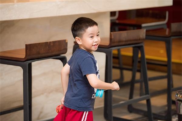 hh duong thuy linh tiet lo cach day "quy tu" hoc truong nghin do van xin me giao viec nha - 13