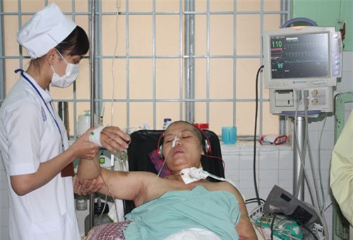 Bác sĩ cũng... sợ khi sản phụ tím tái, ngưng tim do tai biến sản khoa-1