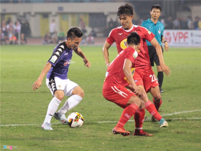 Quang Hai, Van Quyet de lai dau an trong ngay hang cong HAGL im lang hinh anh 6