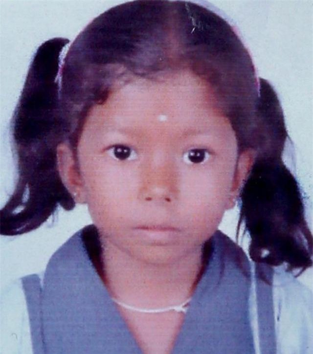 chiec hop bi an duoi gam giuong to cao toi ac kinh hoang cua ga hang xom than thien - 1