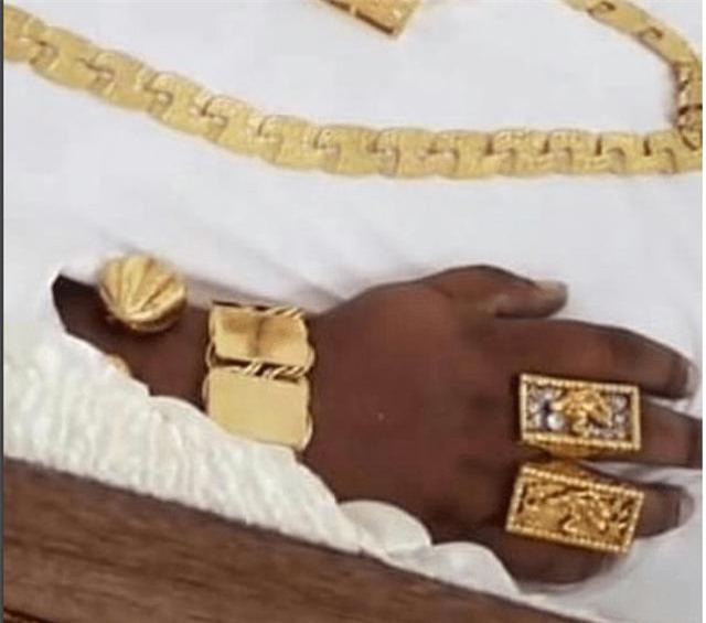 choang voi trieu phu tre yen nghi trong quan tai vang va chau bau tri gia hon 2 ty dong - 2