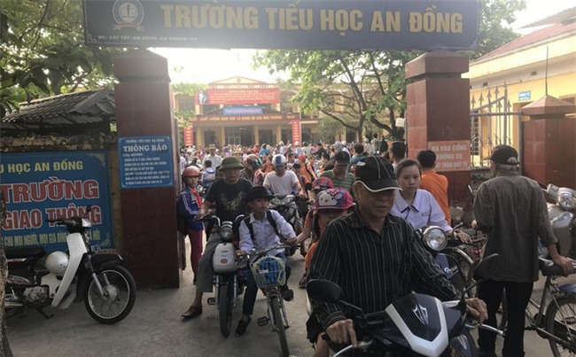 Chồng nữ giáo viên ép học sinh uống nước giẻ lau bảng lên tiếng - Ảnh 1.