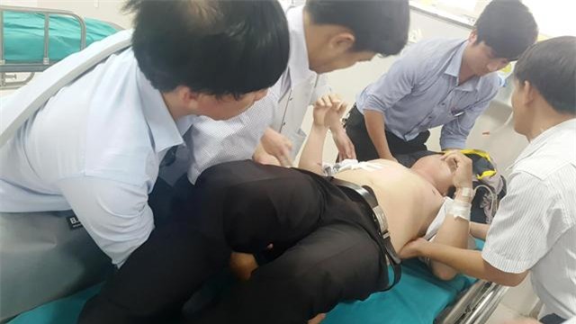 bạo lực học đường,Quảng Bình,học sinh đánh thầy giáo