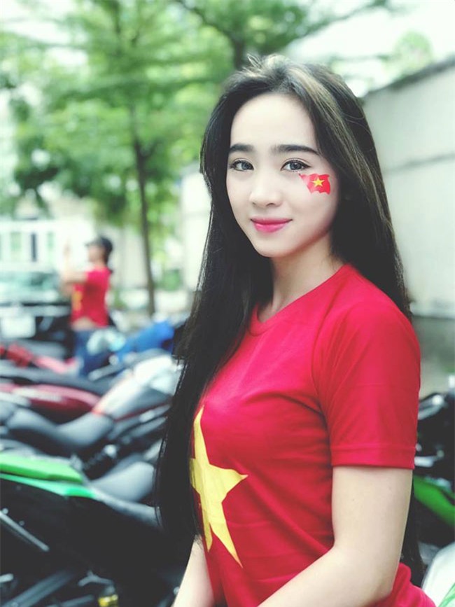 "sieu vong 3" can tho va dan nguoi dep me xe he ra duong la gay chu y hinh anh 3