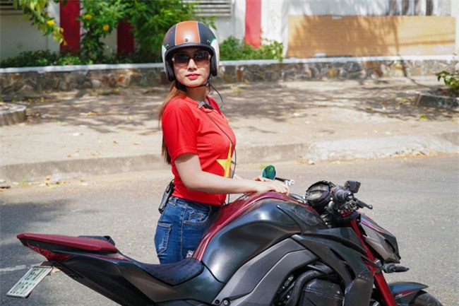 "sieu vong 3" can tho va dan nguoi dep me xe he ra duong la gay chu y hinh anh 7