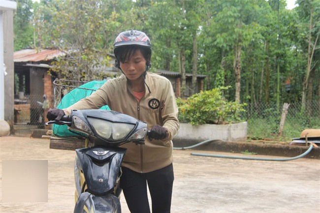 Bị bố mẹ chồng đuổi không cho lại gần con trai, người mẹ trẻ gửi đơn cầu cứu suốt 2 năm mới được đón con về