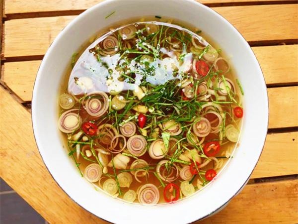 troi chot lanh, mach chi em meo luoc oc gion gion, pha nuoc cham ngon ai an cung suong - 7