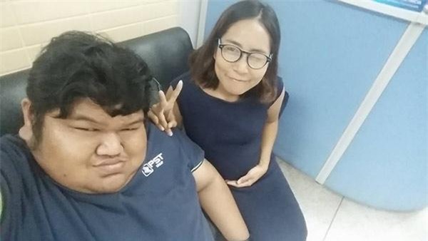 cap doi "chong xau, vo xinh" dinh dam da len chuc bo me, ai nhin mat con cung tram tro - 3