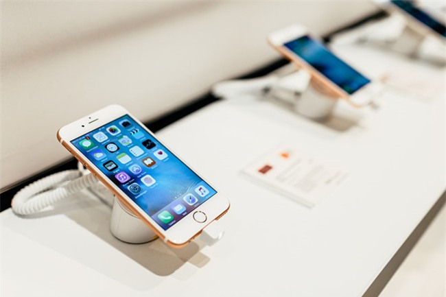iPhone 7, 7 Plus tiếp tục giảm giá sâu tại Việt Nam