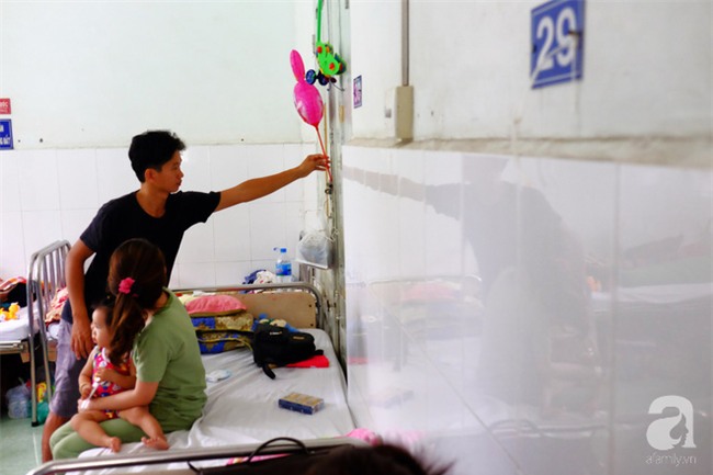 13 tháng trời, đôi vợ chồng nghèo Cà Mau gõ cửa 12 bệnh viện để tìm ra bệnh cho con - Ảnh 10.