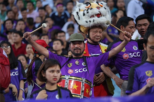 Hàng Đẫy thành chảo lửa: Bầu Hiển được đền đáp?