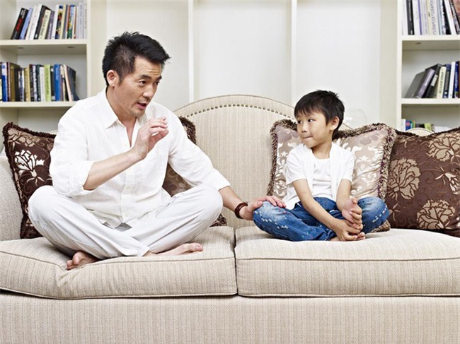 Muốn kỷ luật trẻ hiệu quả mà không đòn roi, bố mẹ nhất định phải tuân thủ 4 nguyên tắc này - Ảnh 4.