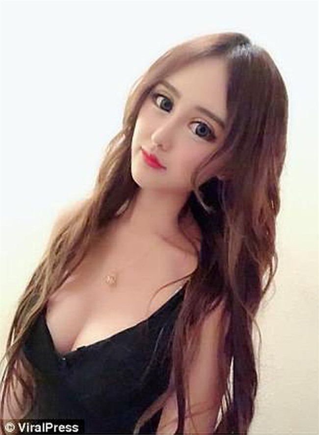Đang yên lành nổi tiếng xinh xắn, hotgirl Instagram đi phẫu thuật thẩm mỹ cho giống búp bê để rồi fan chẳng nhận ra - Ảnh 4.