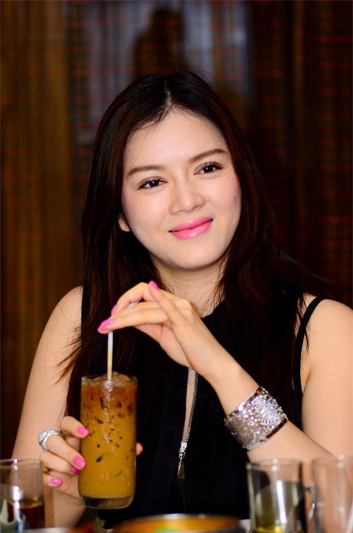 nhan sac hien tai cua ly nha ky khien nhieu nguoi khong khoi bat ngo hinh anh 2