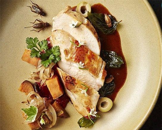 khoc thet voi nhung dac san con trung tai "thanh pho cua nhung cung dien" - 6