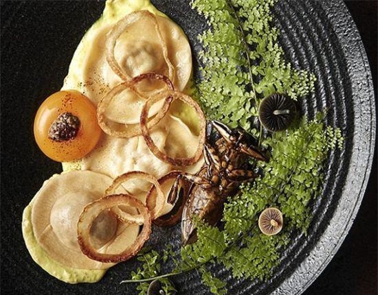 khoc thet voi nhung dac san con trung tai "thanh pho cua nhung cung dien" - 7