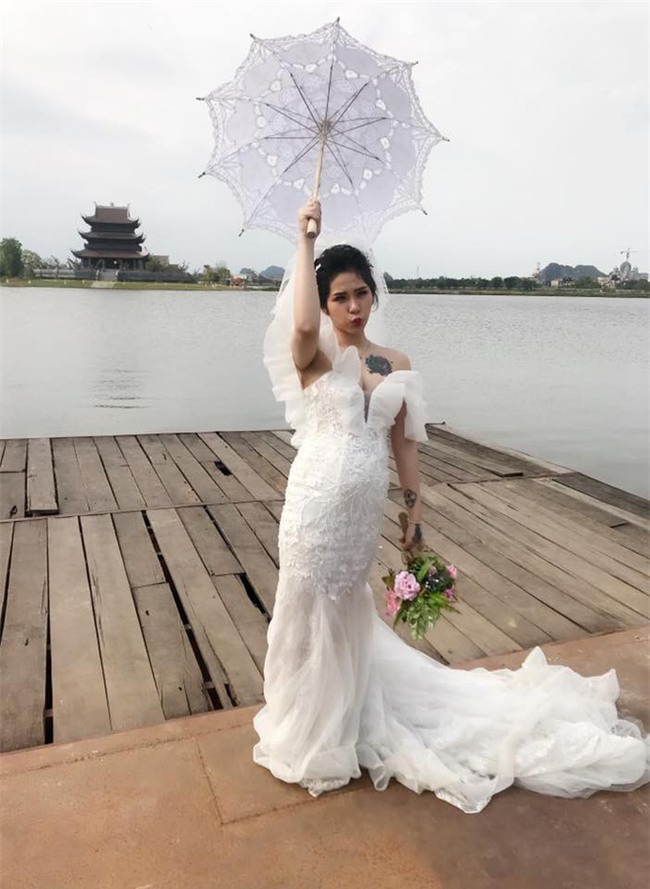 Chùm ảnh: Khuyên chân thành, chị em muốn có ảnh đẹp thì đừng bao giờ nhờ chồng chụp ảnh cho! - Ảnh 1.