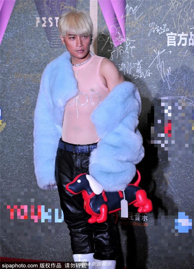 giat minh voi so thich mac do nu cua sao nam! - 8