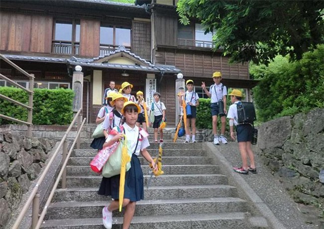 ly do dang ngam vi sao tu khi con 3-4 tuoi, cha me nhat da khong dua tre den truong? - 10