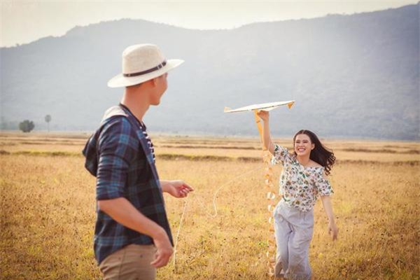 yeu 4 nam, chia tay “nhieu nhu com bua”, cap doi ve lai ben nhau day ngot ngao - 8