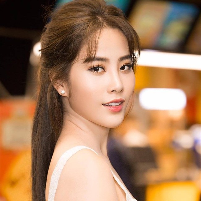 3 người đẹp sàn sàn tuổi Kỳ Duyên, Angela Phương Trinh và Nam Em: sau những nghi án thẩm mỹ liên tiếp, hiện giờ nhan sắc ra sao-30