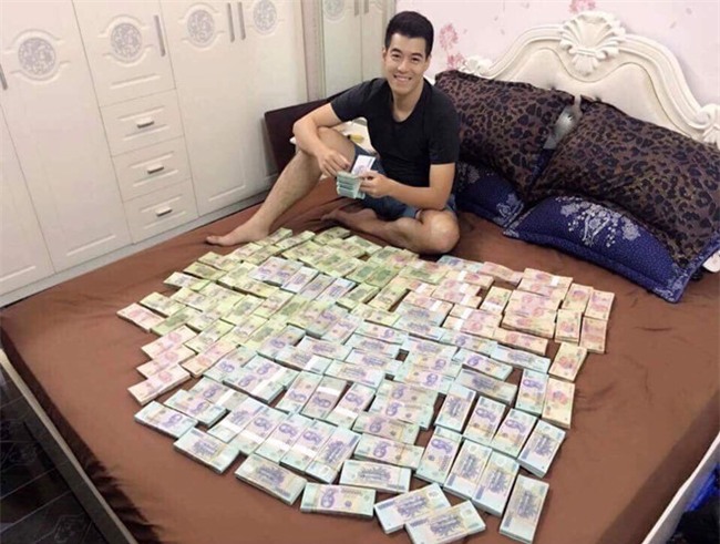 Tiền ảo đa cấp dạng iFan: Thế giới tránh xa, làng quê Việt mắc bẫy