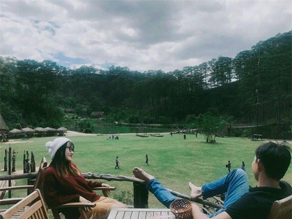 chuyen tinh ong chu quan net va nu sinh dong nai chenh lenh 10 tuoi khien dan mang phat sot - 12