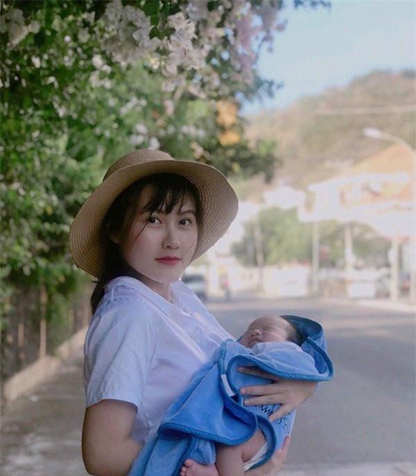 chuyen tinh ong chu quan net va nu sinh dong nai chenh lenh 10 tuoi khien dan mang phat sot - 6