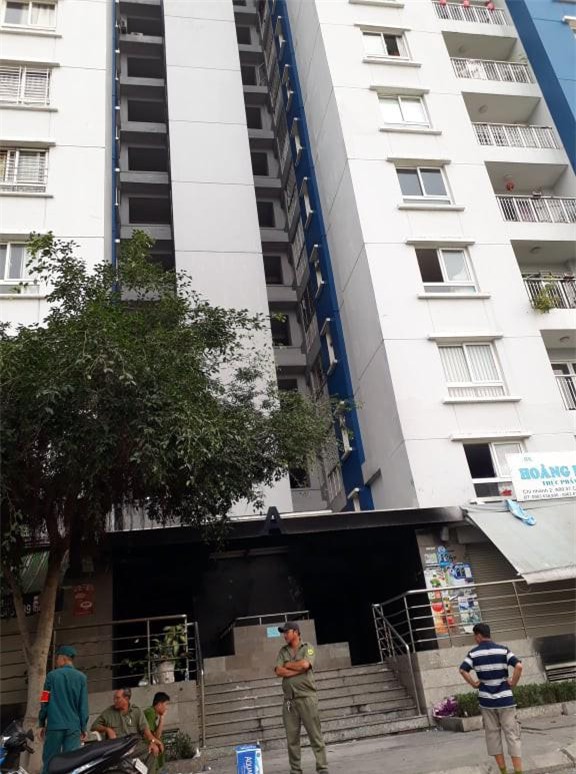 hanh dong dep cua doi vo chong gia co 3 nguoi than chet trong vu chay carina - 2