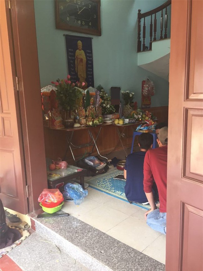 Vụ xe điên gây tai nạn thương tâm ở Hà Nội: Mẹ gãy chân nằm viện không hay biết con gái 7 tuổi đã mất - Ảnh 3.