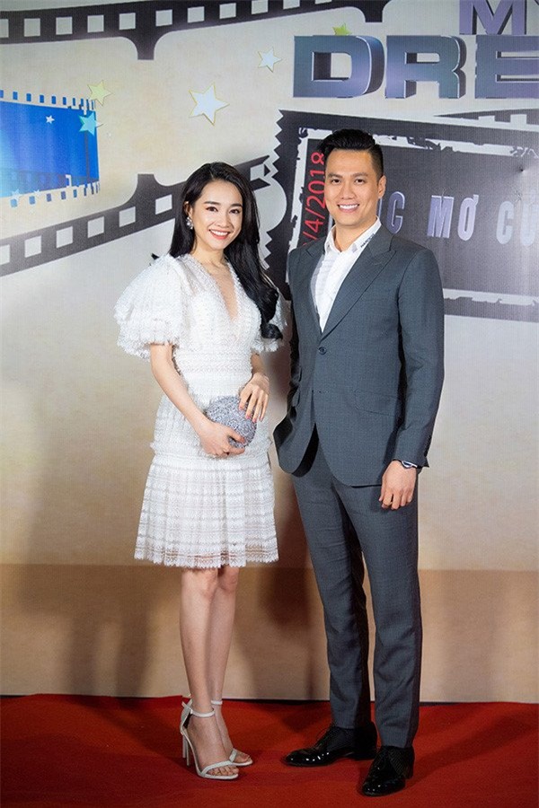 Trường Giang và Nhã Phương bị đồn trục trặc tình cảm