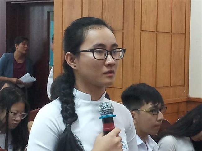 phan thuong cho su chinh truc, long dung cam cua hoc sinh dam len tieng khi “co giao im lang” - 1