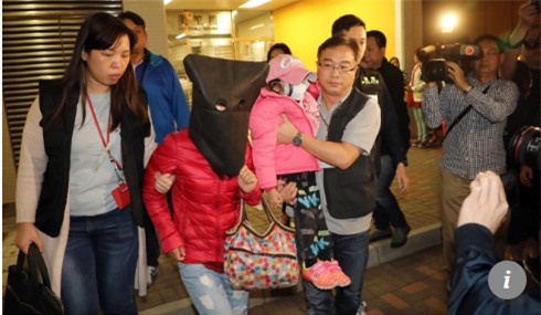 Sự thật gây sốc về hình ảnh những đứa trẻ bị trói chân tay, lột áo nằm dưới nền nhà - Ảnh 3.