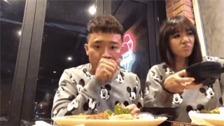 Clip: Mời bạn tới ăn chùa, Thu Trang - Tiến Luật vẫn bị Trấn Thành mắng té tát - Ảnh 2.