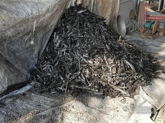 Rùng mình quy trình chế củi tre thành thuốc trị ung thư