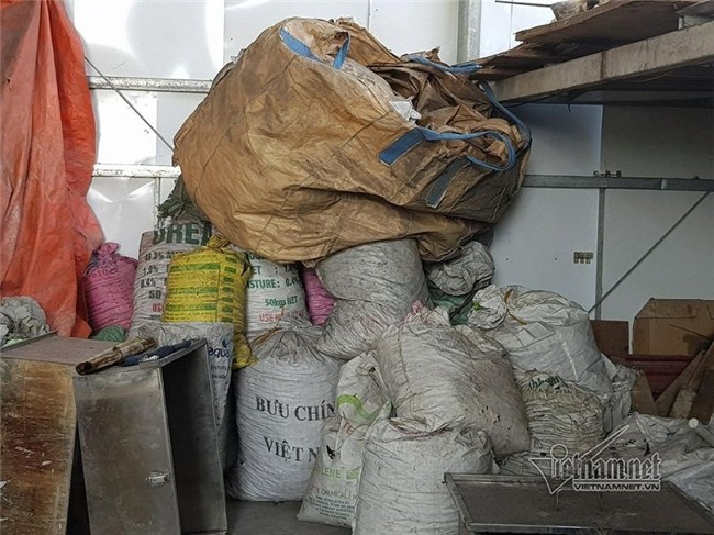 Rùng mình quy trình chế củi tre thành thuốc trị ung thư