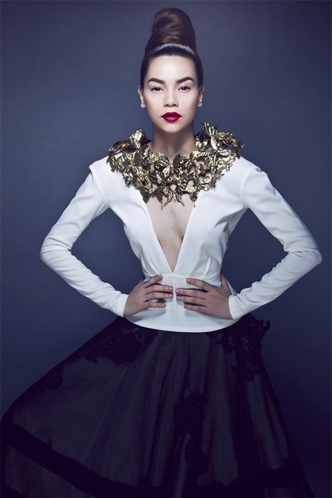 Hồ Ngọc Hà là nạn nhân tiếp theo của photoshop với vòng 1 méo mó khác thường - Ảnh 2.