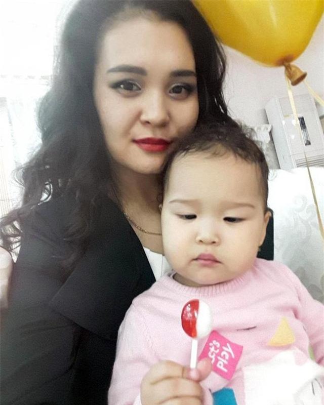 dau long con gai 3 tuoi chung kien canh me bi thang may kep chet tuc tuoi ngay truoc mat - 1