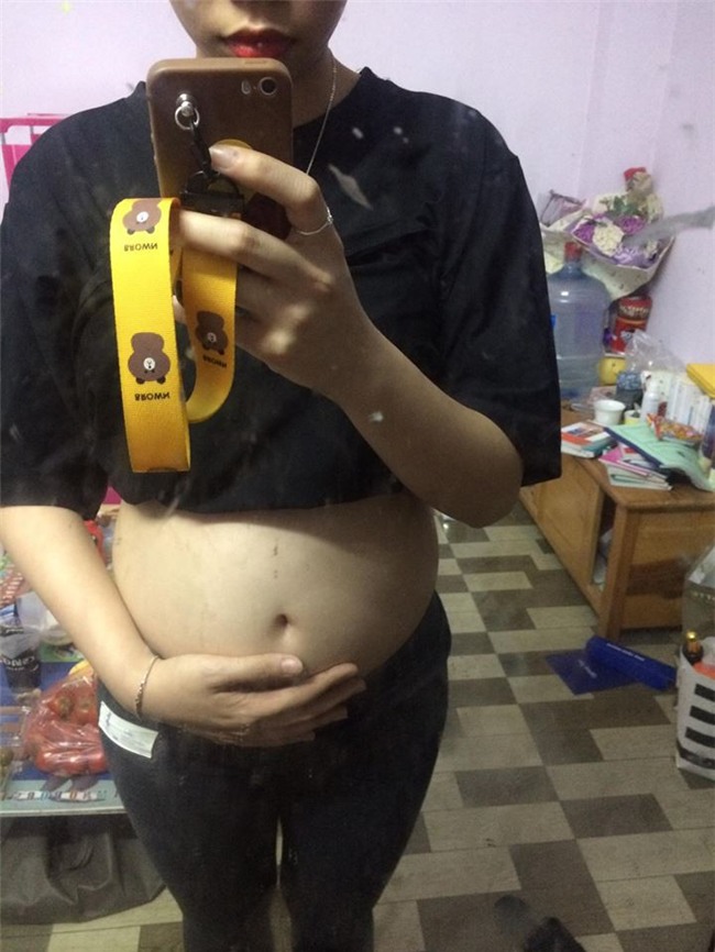Bụng to như có bầu, cô gái khẳng định con mình là mỡ, giới tính là bún vịt và trà sữa - Ảnh 1.
