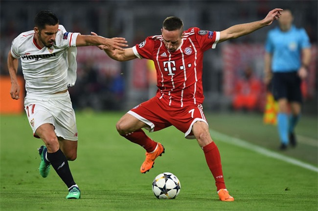 Thang chung cuoc 2-1, Bayern vao ban ket Champions League hinh anh 1