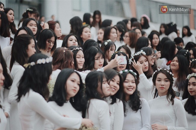 Mỗi năm chỉ có 1 lần được ngắm con gái trường Ams mặc áo dài xinh thế này thôi! - Ảnh 15.