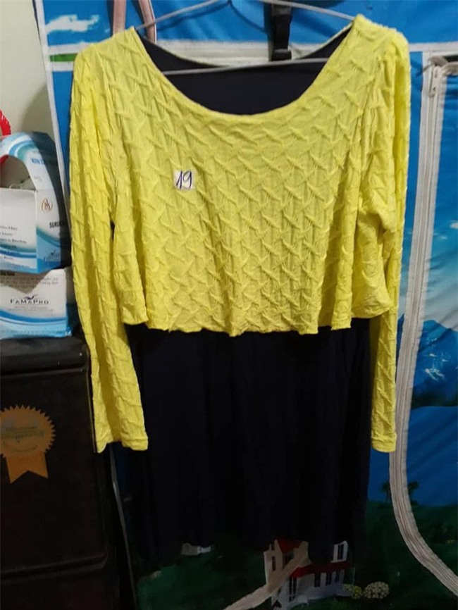 Chồng có tâm xem livestream 4 tiếng đồng hồ để chọn quần áo tặng vợ, nhận được váy si-đa vừa cũ vừa xấu xí - Ảnh 3.