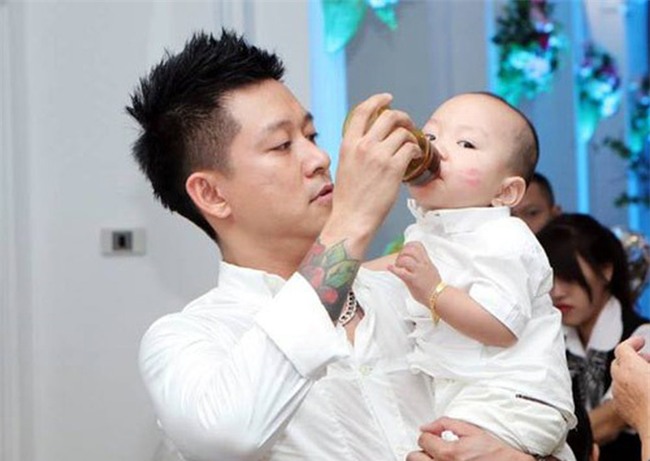 Sao nam Việt: Từng là soái ca "sát gái" hô biến thành "ông bố bỉm sữa" đảm đang - Ảnh 2.