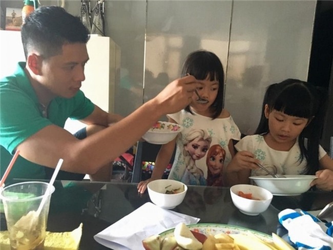 Sao nam Việt: Từng là soái ca sát gái hô biến thành ông bố bỉm sữa đảm đang - Ảnh 11.