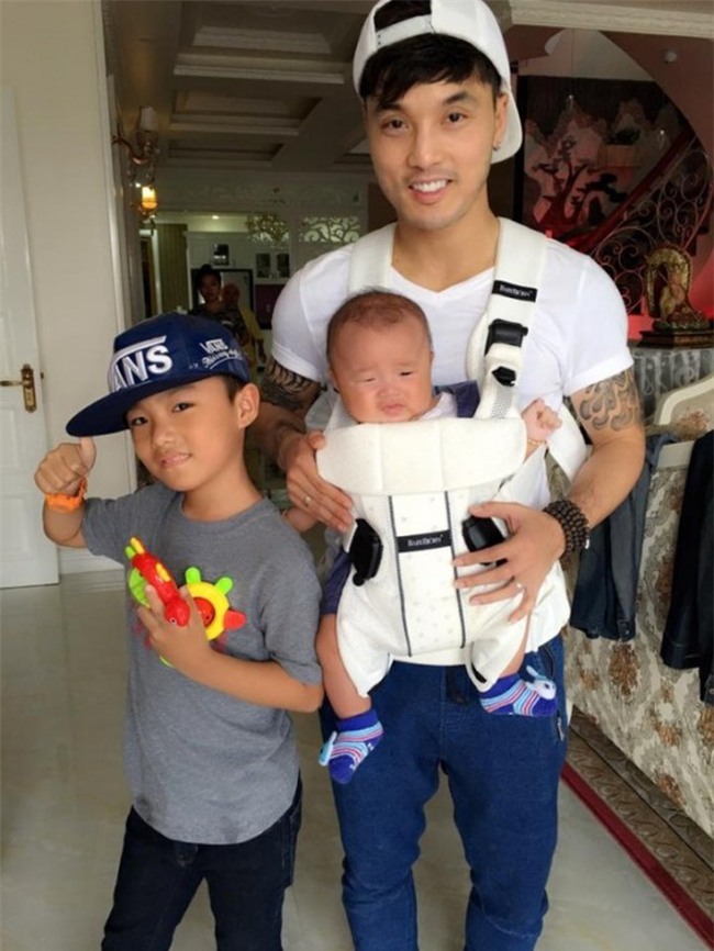 Sao nam Việt: Từng là soái ca "sát gái" hô biến thành "ông bố bỉm sữa" đảm đang - Ảnh 5.