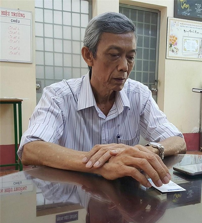 hieu truong ke nhung bat thuong cua nam sinh de thu tuyet menh tu tu - 1