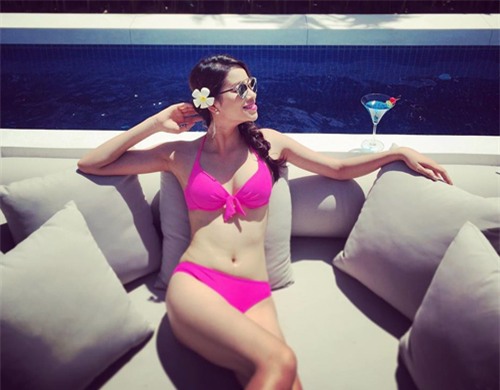 chua toi he, pham huong da mac bikini