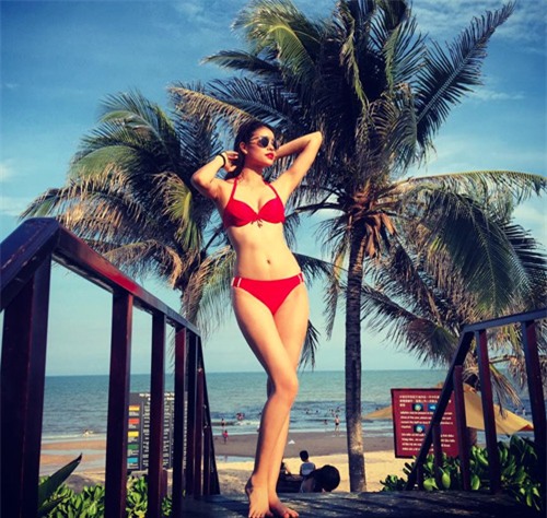 chua toi he, pham huong da mac bikini