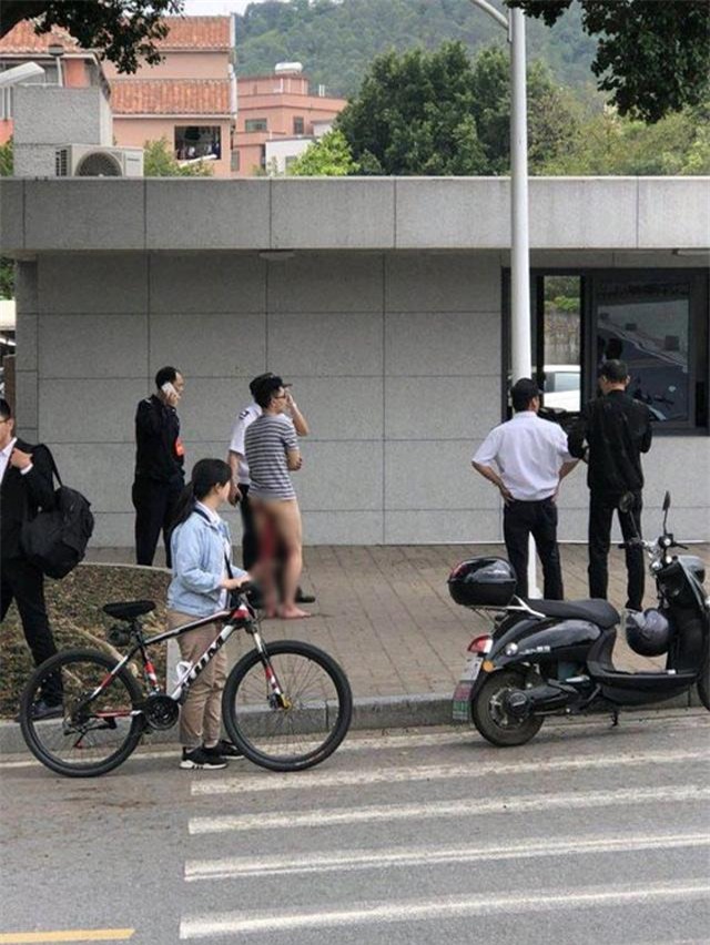 tai nan ngo ngan: chang trai tu cat