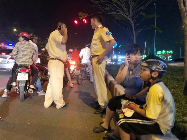 Mẹ mừng phát khóc vì điều kì diệu đến với con trai 8 tuổi sau khi bị xe ben cuốn trọn vào gầm